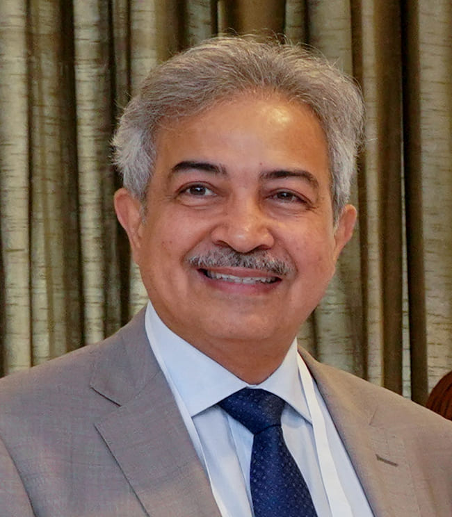 Dr. Ayman Helmi